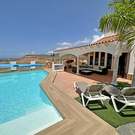 Luxury Lucia *