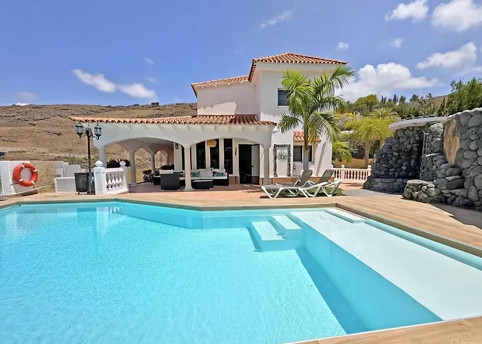 Luxury Lucia Villa