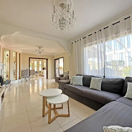Luxury Lucia