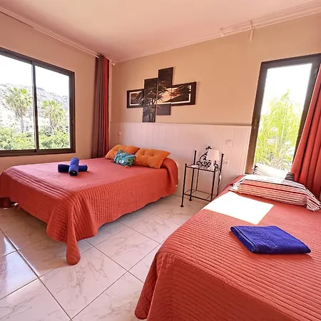 Luxury Lucia Villa *