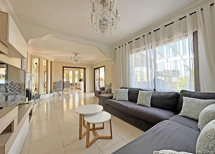 Luxury Lucia