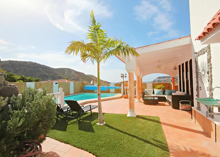 וילה Luxury Lucia *